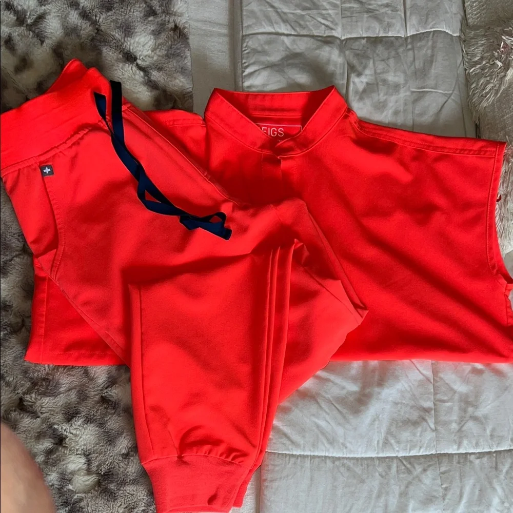 Fiery Coral FIGS scrubs - Picture 1 of 1